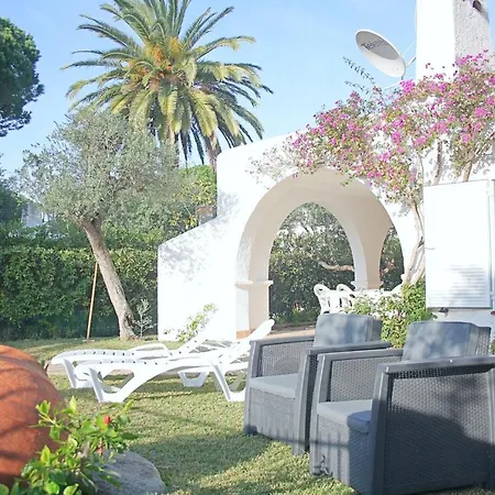 Charming Seafront Semesterbostad *