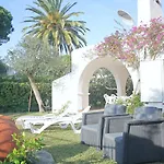 Charming Seafront Semesterbostad *