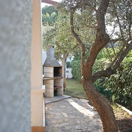 Charming Seafront 坎布里尔斯